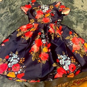 NWT Chi Chi London Floral Dress Sz 4